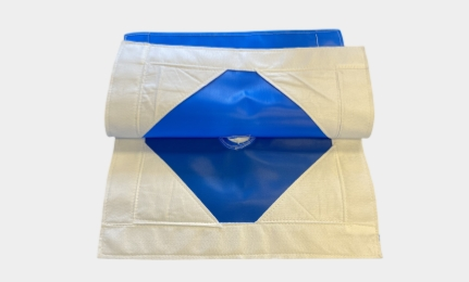 What are the criteria for replacing a filter press cloth?